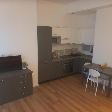 Bilocale 7 Piano Balcone Vista Skyline Daire Milano Dış mekan fotoğraf