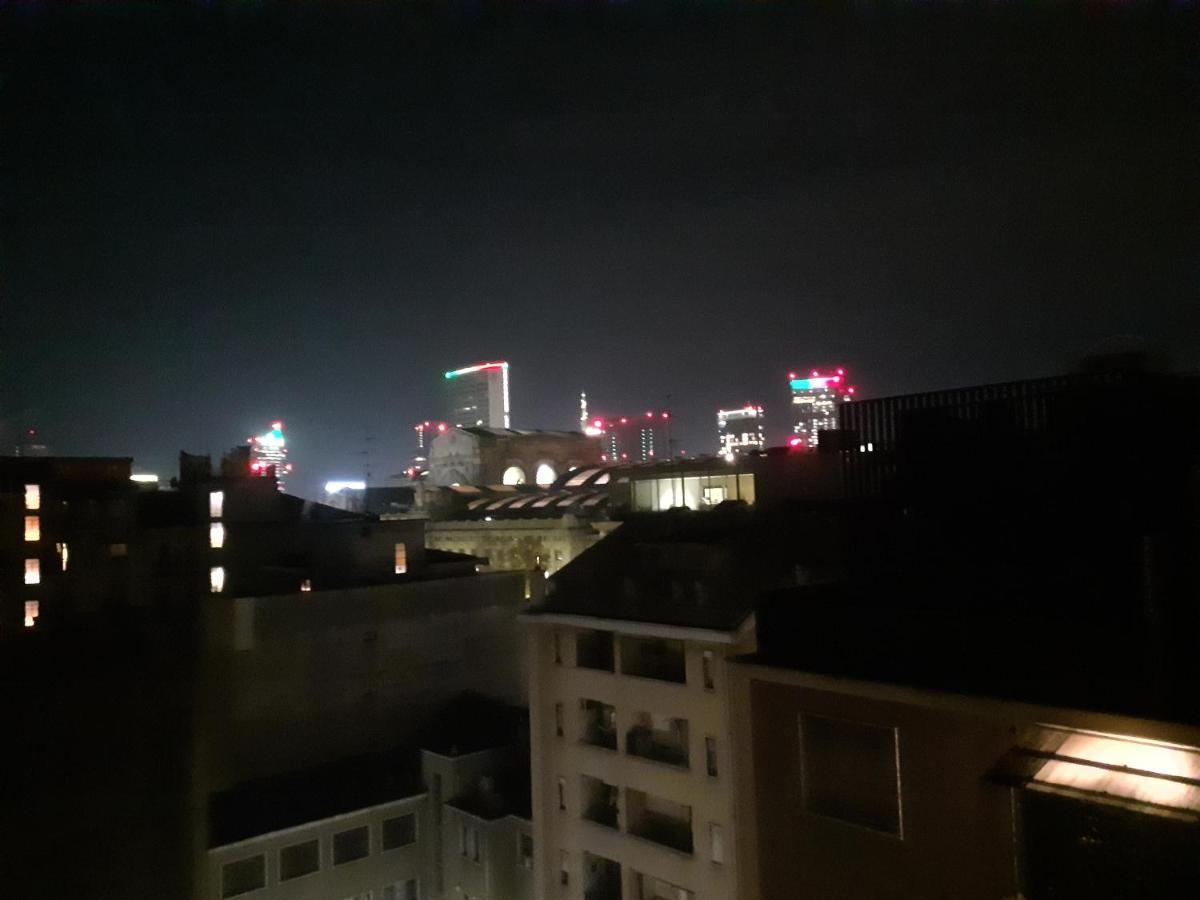 Bilocale 7 Piano Balcone Vista Skyline Daire Milano Dış mekan fotoğraf