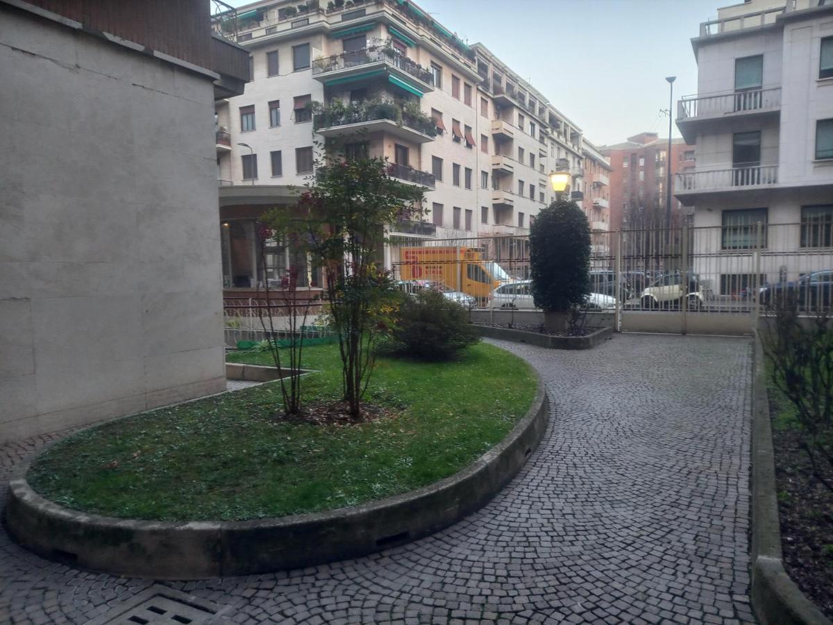 Bilocale 7 Piano Balcone Vista Skyline Daire Milano Dış mekan fotoğraf