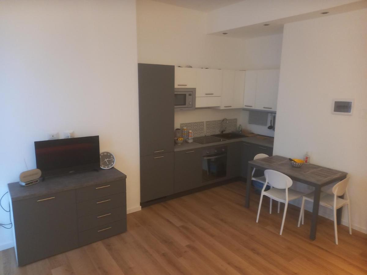 Bilocale 7 Piano Balcone Vista Skyline Daire Milano Dış mekan fotoğraf