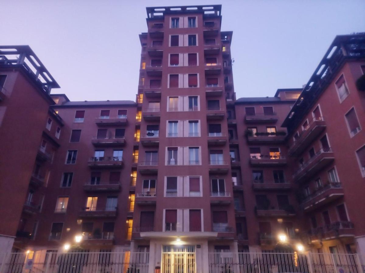 Bilocale 7 Piano Balcone Vista Skyline Daire Milano Dış mekan fotoğraf