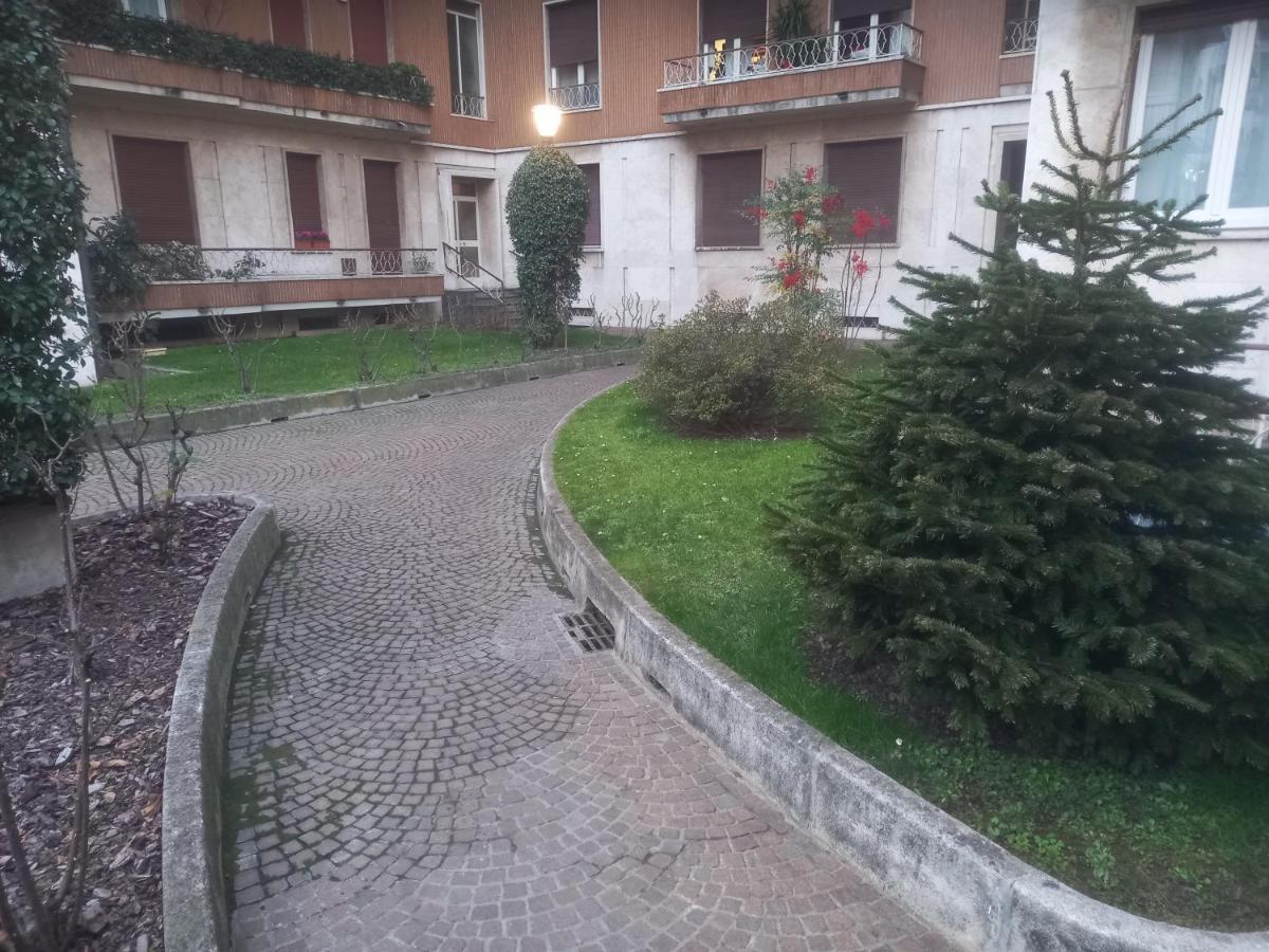 Bilocale 7 Piano Balcone Vista Skyline Daire Milano Dış mekan fotoğraf