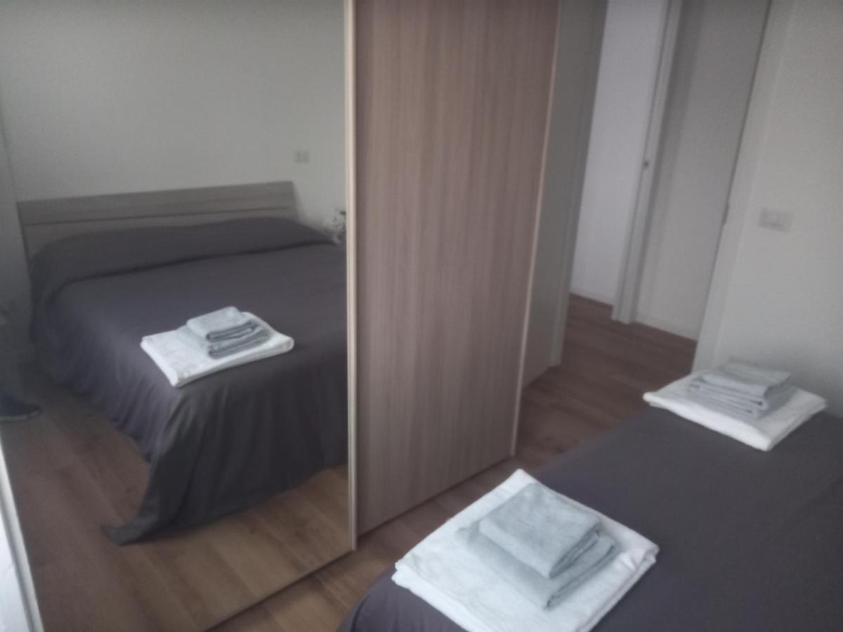 Bilocale 7 Piano Balcone Vista Skyline Daire Milano Dış mekan fotoğraf