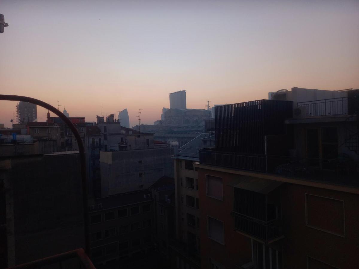 Bilocale 7 Piano Balcone Vista Skyline Daire Milano Dış mekan fotoğraf
